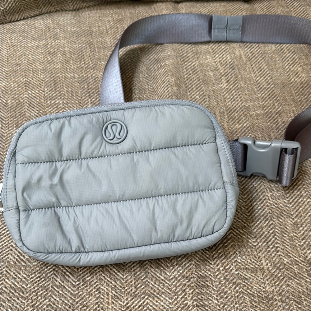 Lululemon Athletica Gray Belt Bag Quilted Design